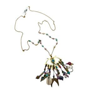 Collar con ojo y dijes de protección y fortuna