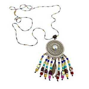 Collar largo con atrapasueños y canutillo