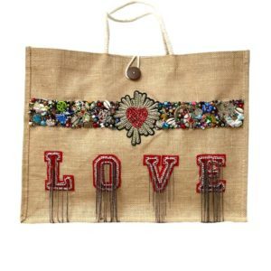 Bolsa de yute con parche de corazón bordada a mano con dijes LOVE