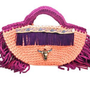 Bolsa tejida con toro y gamuza