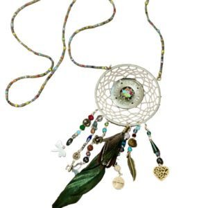 Collar con atrapa sueños y dije LOVE, DREAM, HOPE, TRUST, LOVE